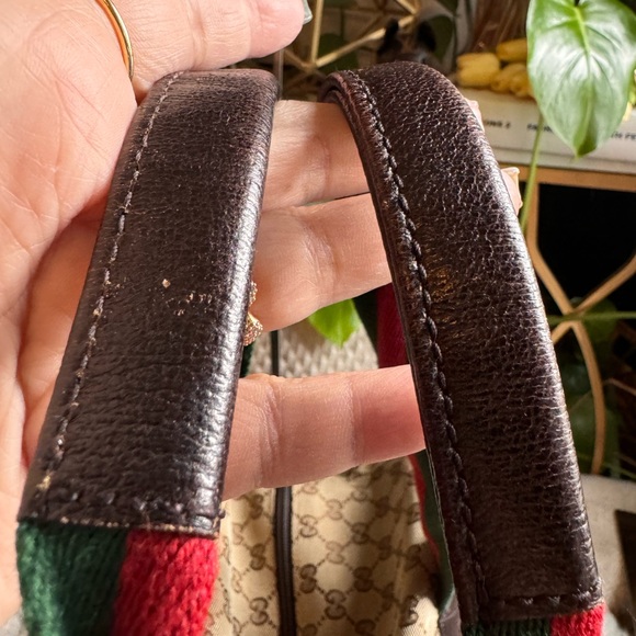 Gucci duffle travel/gym bag *PRICE is FIRM - Picture 14 of 16